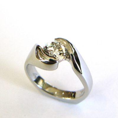 Engagement Ring Bypass Diamond